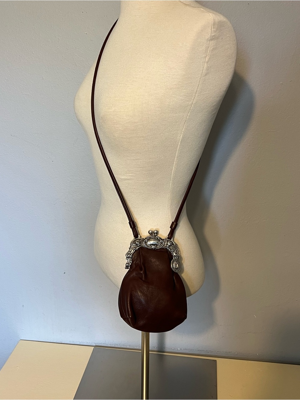 Vintage-Inspired Brighton Brown Leather Crossbody Bag with Ornate Silver Frame